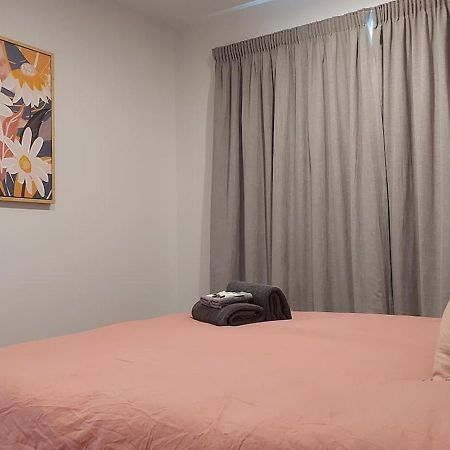 Sleek Suite By The Sand 1-Bedroom Dunedin Exterior foto